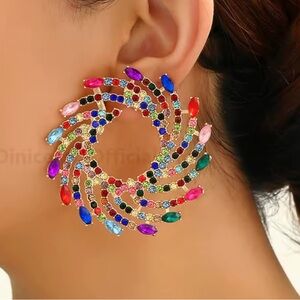 Multicolor Swirl Statement Earrings
Diamond rhinestones